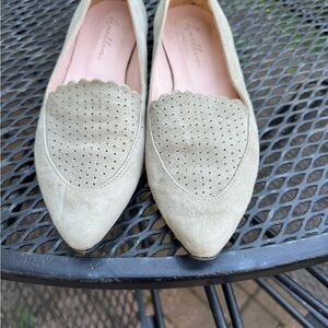 Vero Cuoio Women's Suede Loafers in Tan